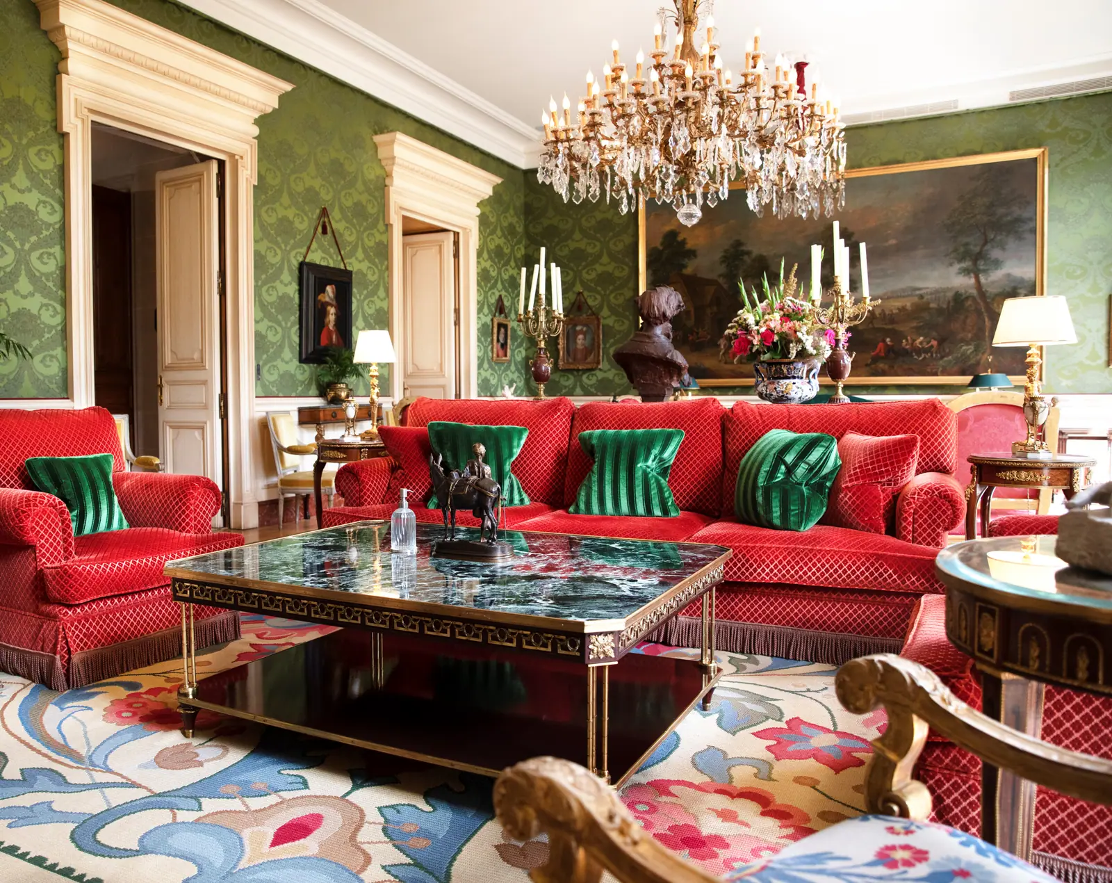Le Clarence, Paris — the Grand Salon and its red sofas